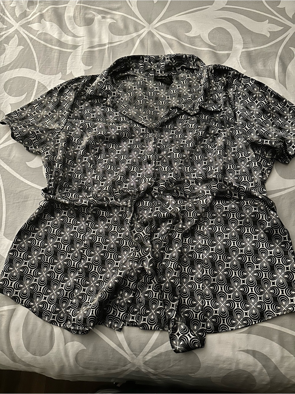 Lane Bryant Black & White Geometric Tie-Front Blouse